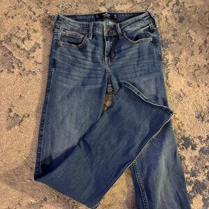 Hollister Low Rise Boot Cut Classic Stretch Jean